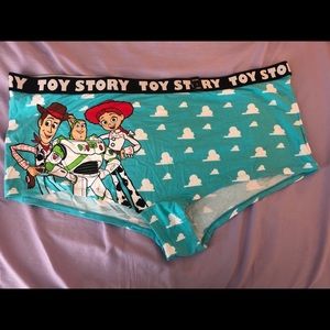 Torrid Toy Story boy shorts size 5 NWT